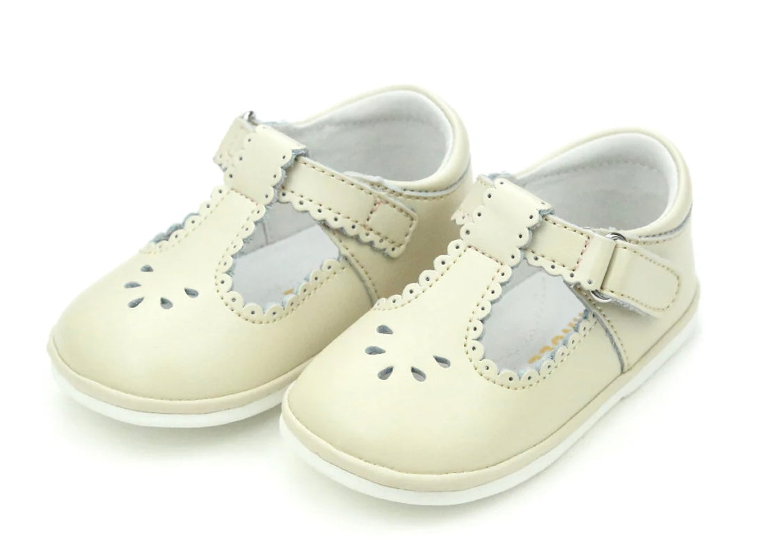 Dottie Scalloped Mary Jane - Oatmeal