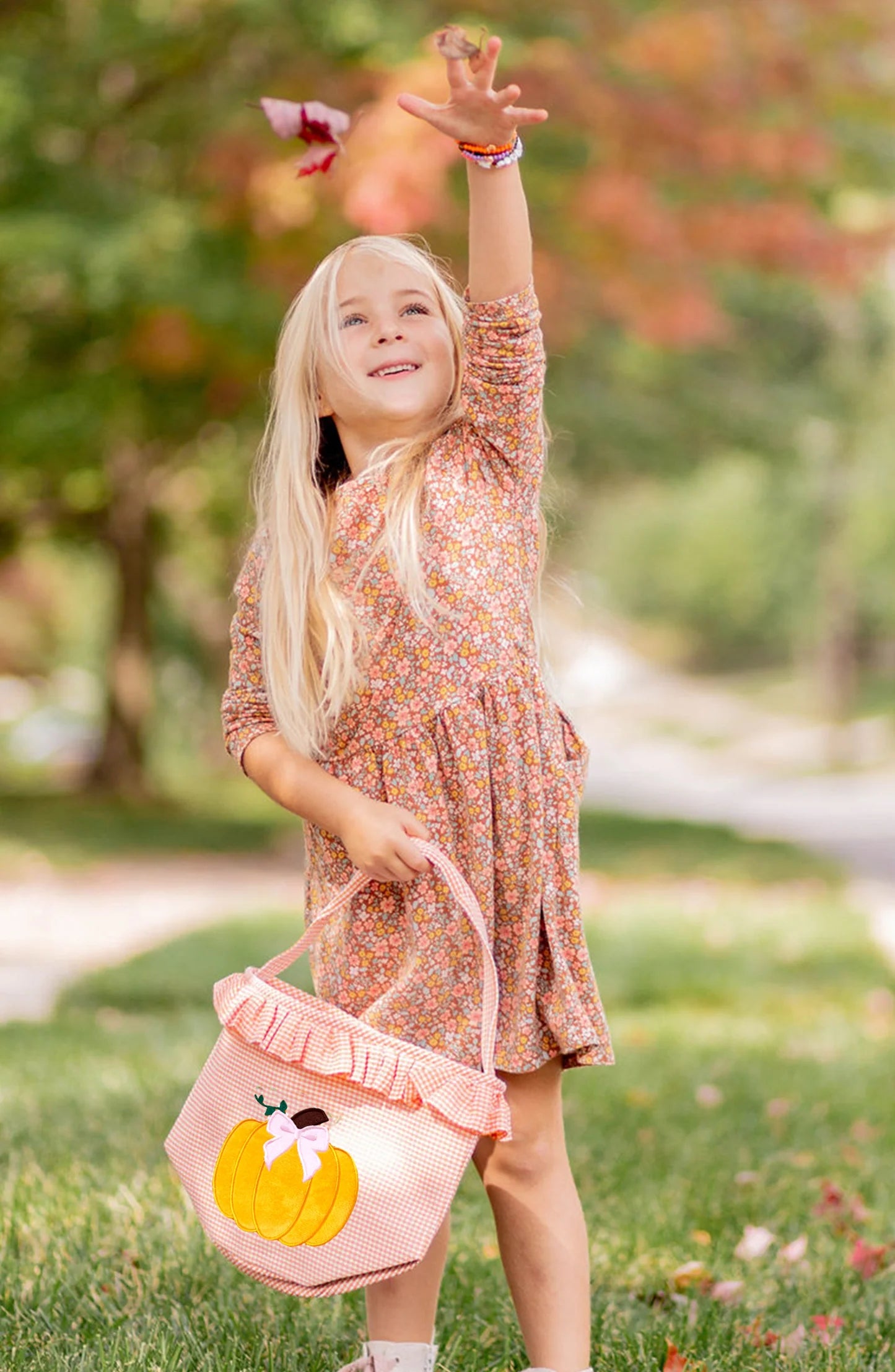 Ruffled Bow Pumpkin Tote